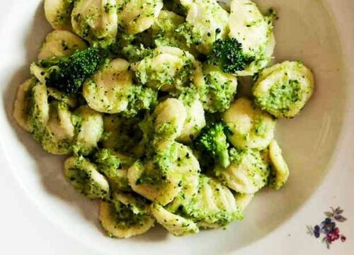 Orecchiette con le cime di rapa Bari Puglia - | DomusCharme Prenota ORA