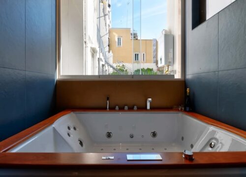 Jacuzzi in Suite - Ermes Suite & Rooms, Bari - DomusCharme