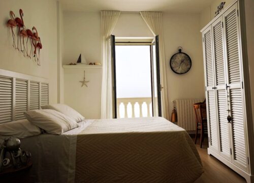 Camera Matrimoniale Deluxe con Balcone Vista Mare - Vento di Bolina a Giovinazzo in Puglia - Borgo vista mare