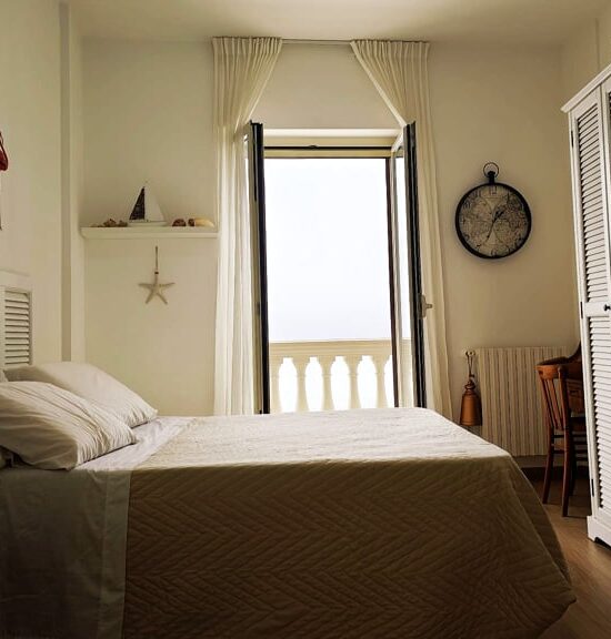 Camera Matrimoniale Deluxe con Balcone Vista Mare - Vento di Bolina a Giovinazzo in Puglia - Borgo vista mare