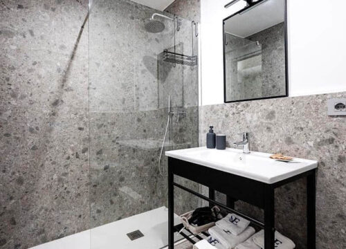 Bagno con Doccia Appartamento - Ermes Argiro, Bari - DomusCharme